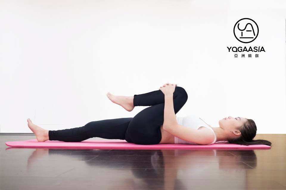 压腿排气式 瑜伽